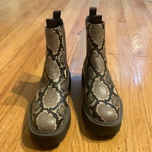 Sam Edelman Laguna Chelsea Boot